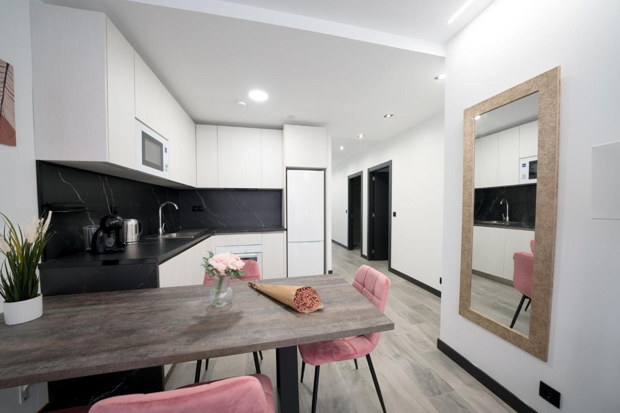 Apartamentos Go La Circular-Parking Gratuito Valladolid Eksteriør billede